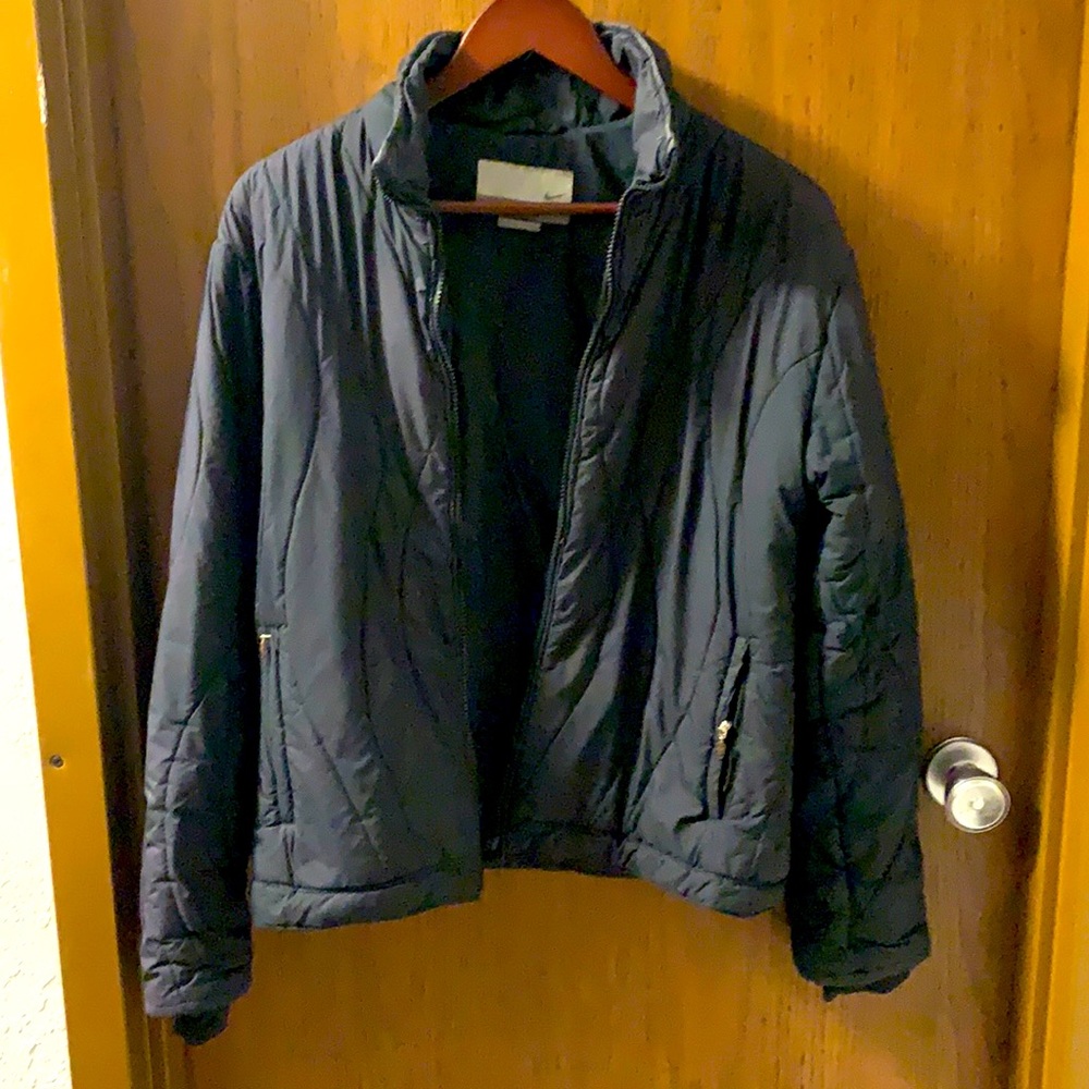 3 /$25 🏋🏻‍♀️ | Nike | Light Down Jacket